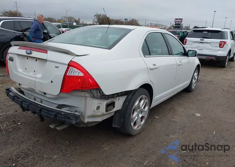 2011 Ford Fusion Se z USA, uszkodzony, nr VIN 3FAHP0HAXBR211114